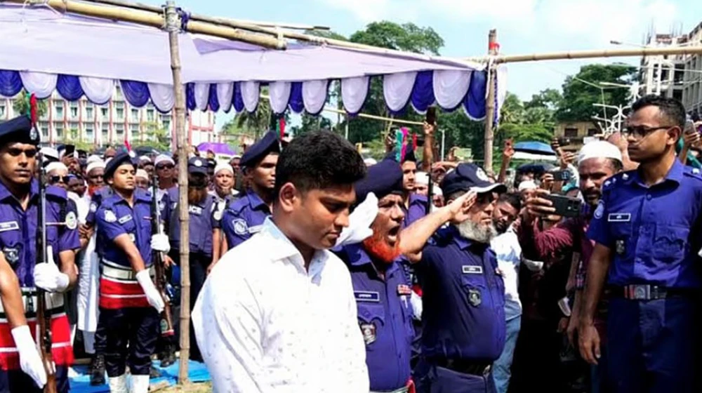 বাবা-মায়ের কবরের পাশে চিরনিদ্রায় শায়িত তোফায়েল আহমেদ